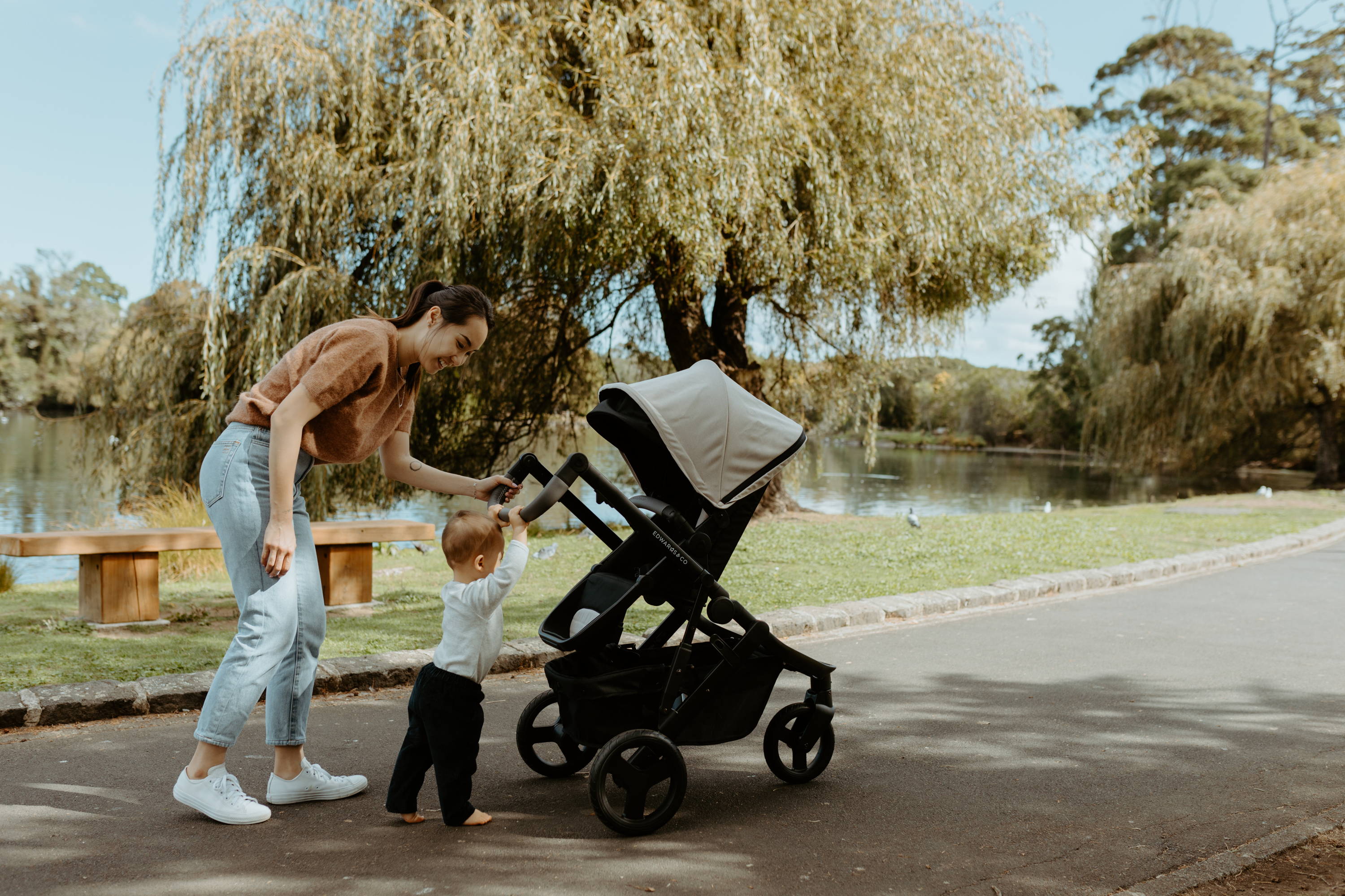 Jogger stroller vs 4 2024 wheels