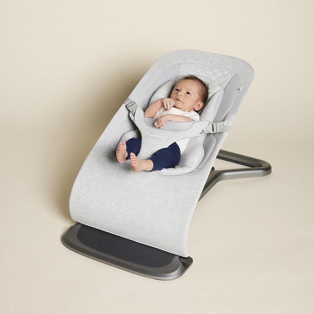 Ergobaby Omni Breeze Carrier + Evolve Bouncer Bundle